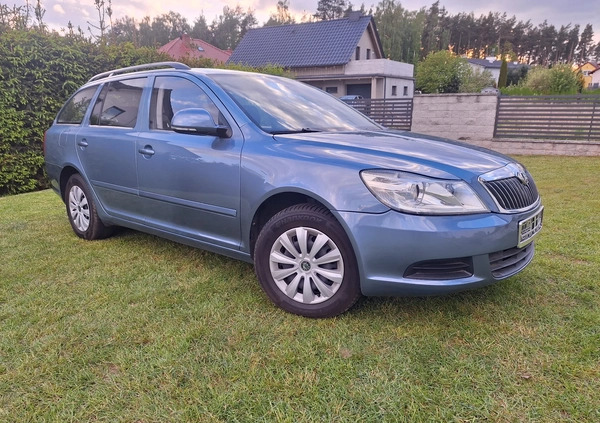 Skoda Octavia cena 19900 przebieg: 218000, rok produkcji 2011 z Nowa Ruda małe 407